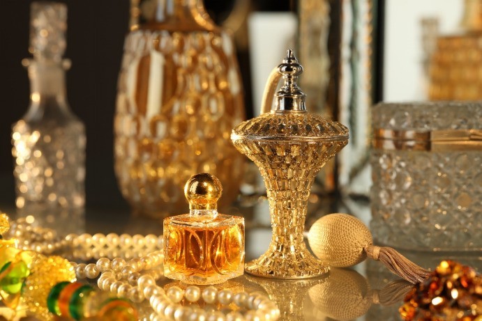 ���ܷ���HYBRIDϵ�ж�����ͷ��ƷRF85mm F1.4 L VCM