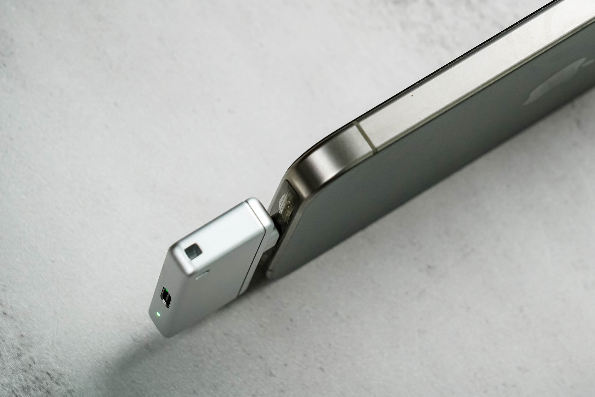 ��MFi��֤�Ž�iPhoneԭ���洢 aigo PL10/PL50������