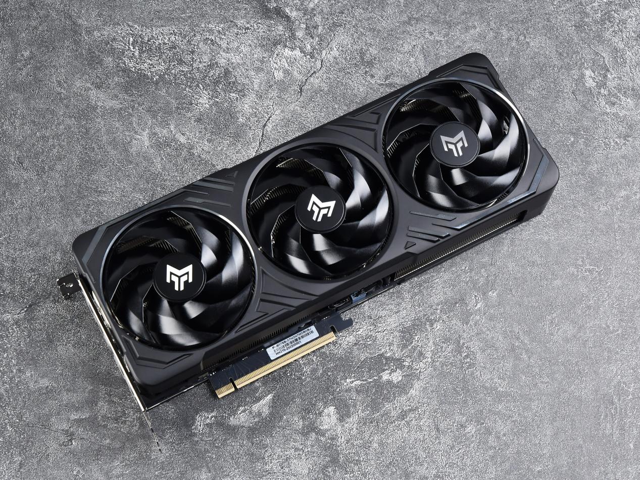 影驰RTX 5070《007 初露锋芒》测试：6倍多帧生成 4K满帧起手