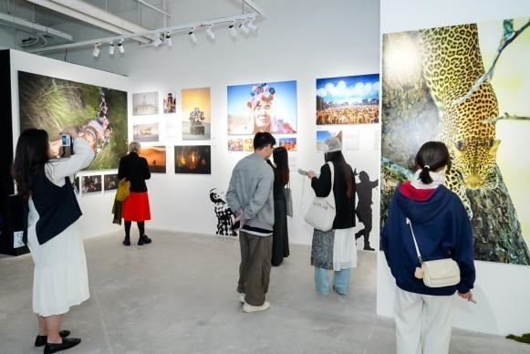 “雕刻光影 制胜瞬间:索尼微单15周年摄影展”正式亮相集美·阿尔勒摄影季