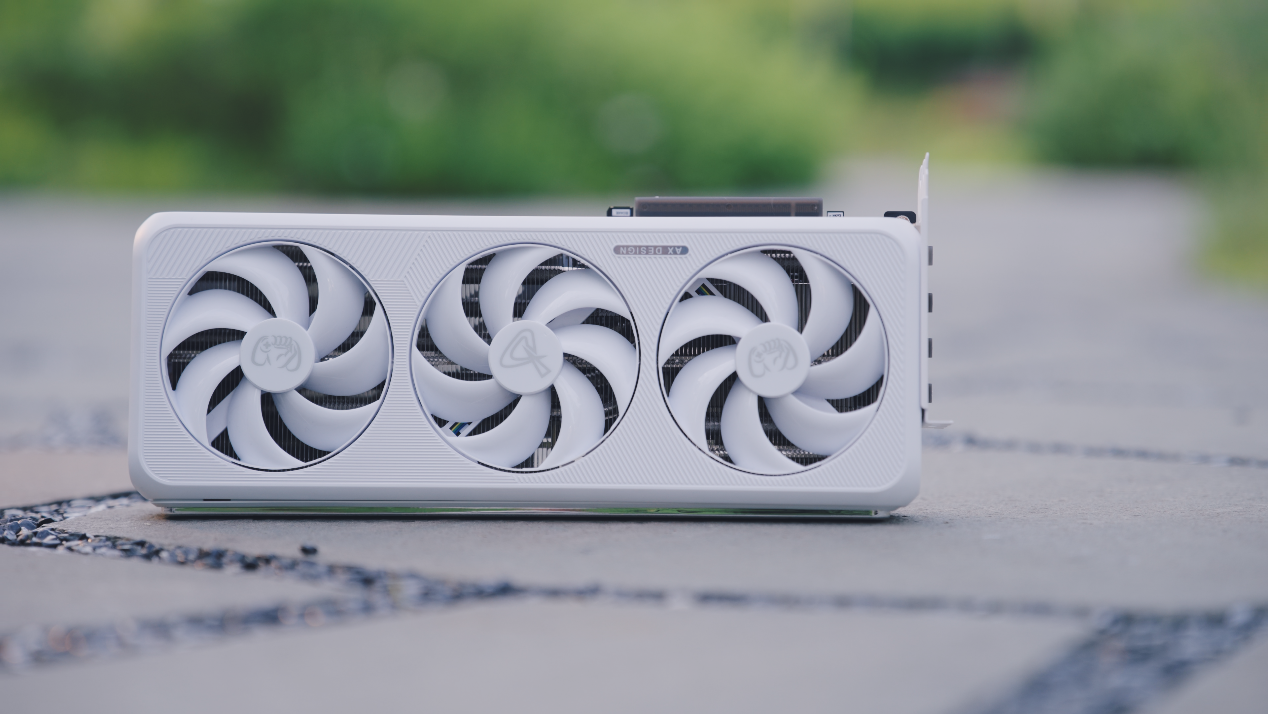Խ񣡵羺ѿRTX5070 Ti X3W MAX