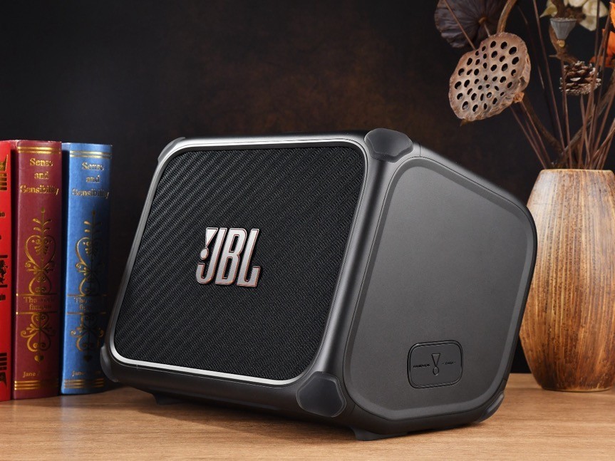 һ̨����ɵ����Ұ������̨�ϵ��豸 JBL BAND BOX����
