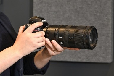 尼克尔Z70-200mm f/2.8 VR S Ⅱ开发者访谈:轻量化与高性能兼得的设计哲学