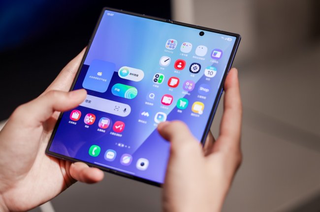 高颜值轻薄折叠屏手机推荐:三星Galaxy Z Fold7种草