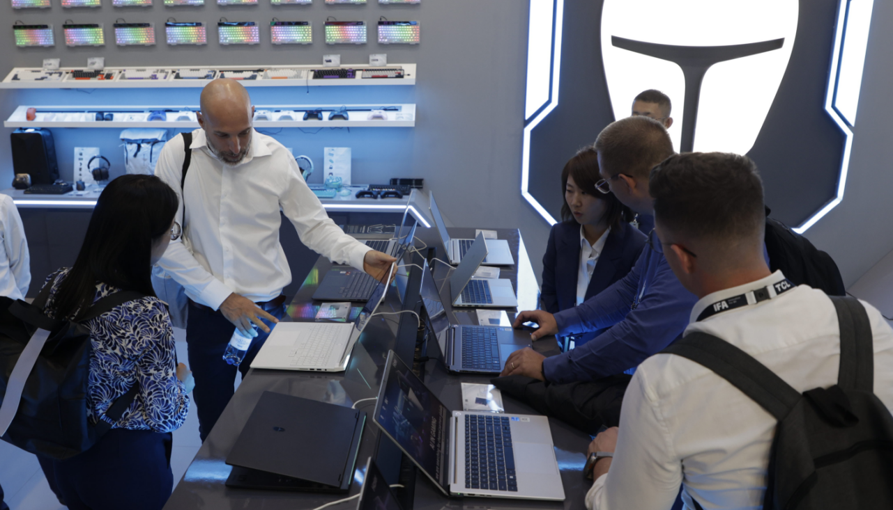 »úеʦÊ×µÇIFA2025¿Æ¼¼Ê¢»áÔ²ÂúÊÕ¹Ù