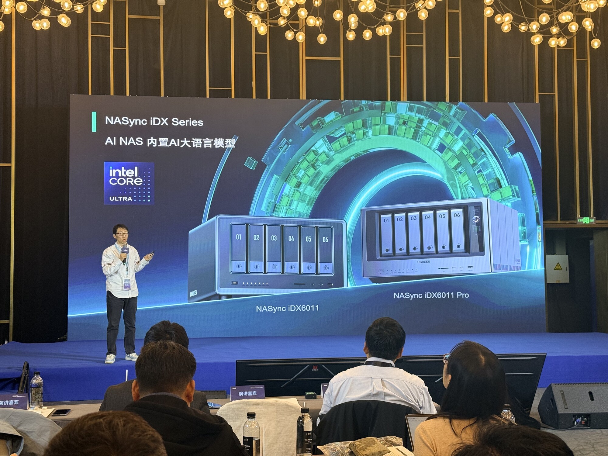 ���ܱ������ݴ�ܵĵײ��߼� Ӣ�ض�Я��AI NAS��̬�ͷ�Ӳ����������Ǳ��