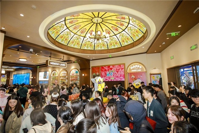 名创优品MINISO IP生态链加速全国覆盖:上海单店破亿到武汉双核布局