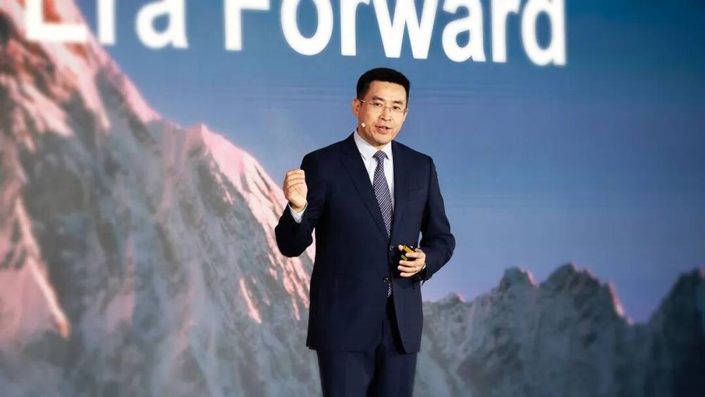 使能ICT赢在AI时代,华为联合GCC发起AIDC生态共建倡议