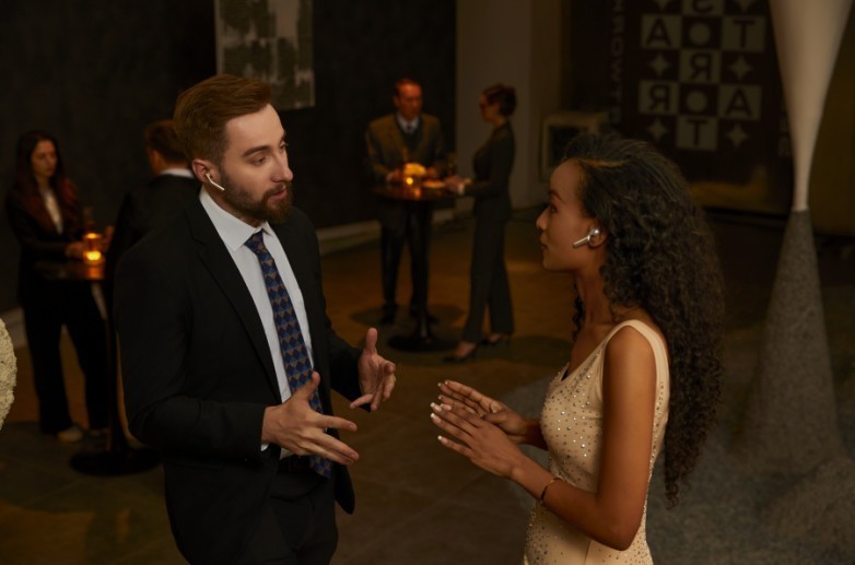 出海业务火爆，节后开工热潮里时空壶W4成外贸人跨语言沟通利器