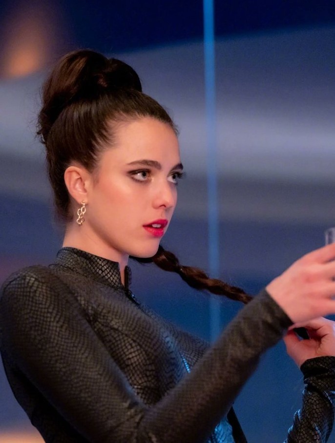 死亡搁浅玛玛演员新片美艳造型曝光