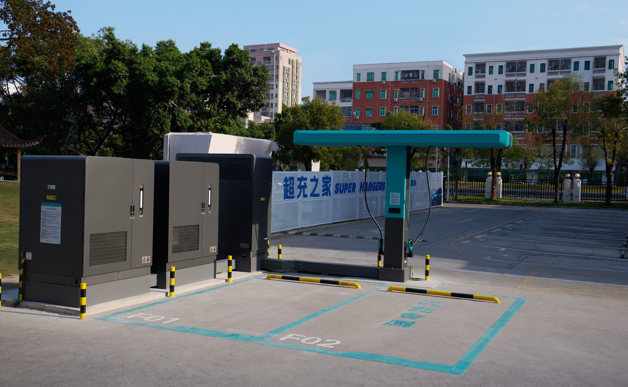 比亚迪发布第二代刀片电池及闪充技术 仅需5分钟即可补能至70%