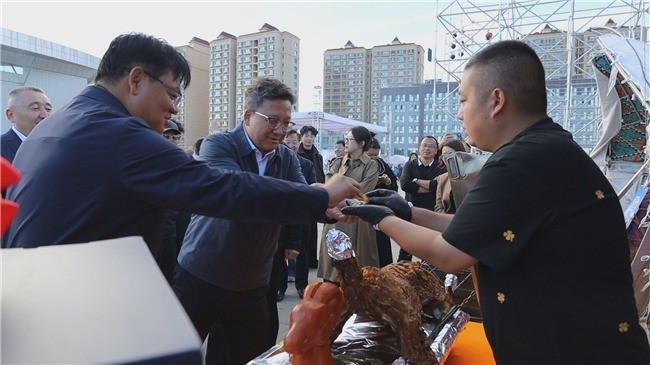 “我的阿勒泰”照进现实!“京东开羊季”抢鲜直供阿勒泰羊,政企携手助力产销