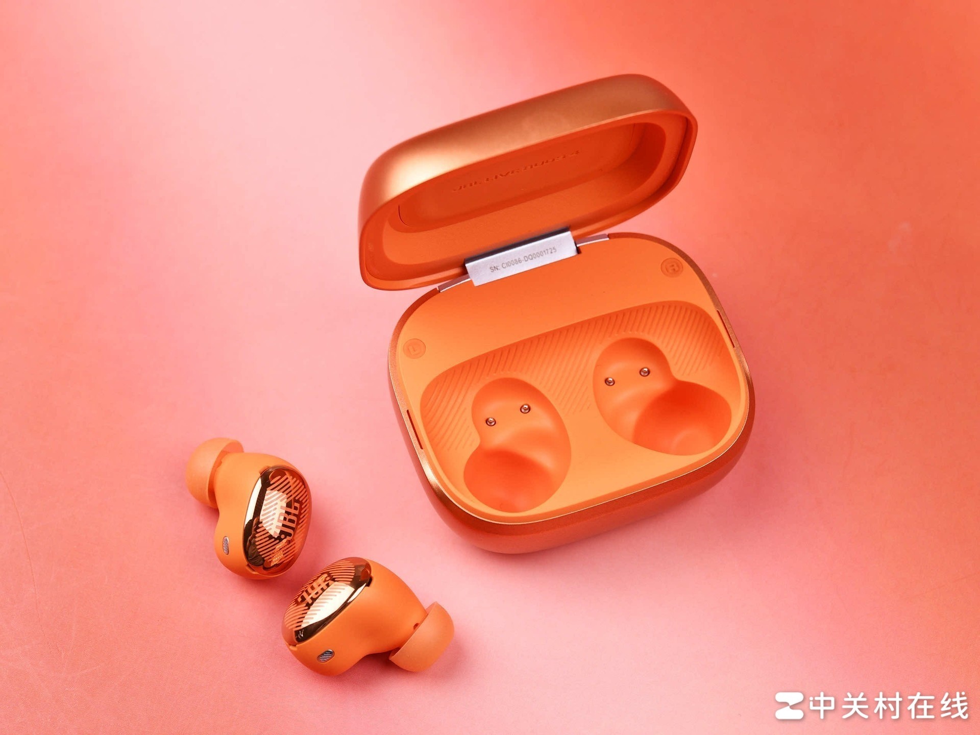 JBL LIVE BUDS 4真无线降噪耳机深度体验:智能触屏与旗舰降噪的诚意之作
