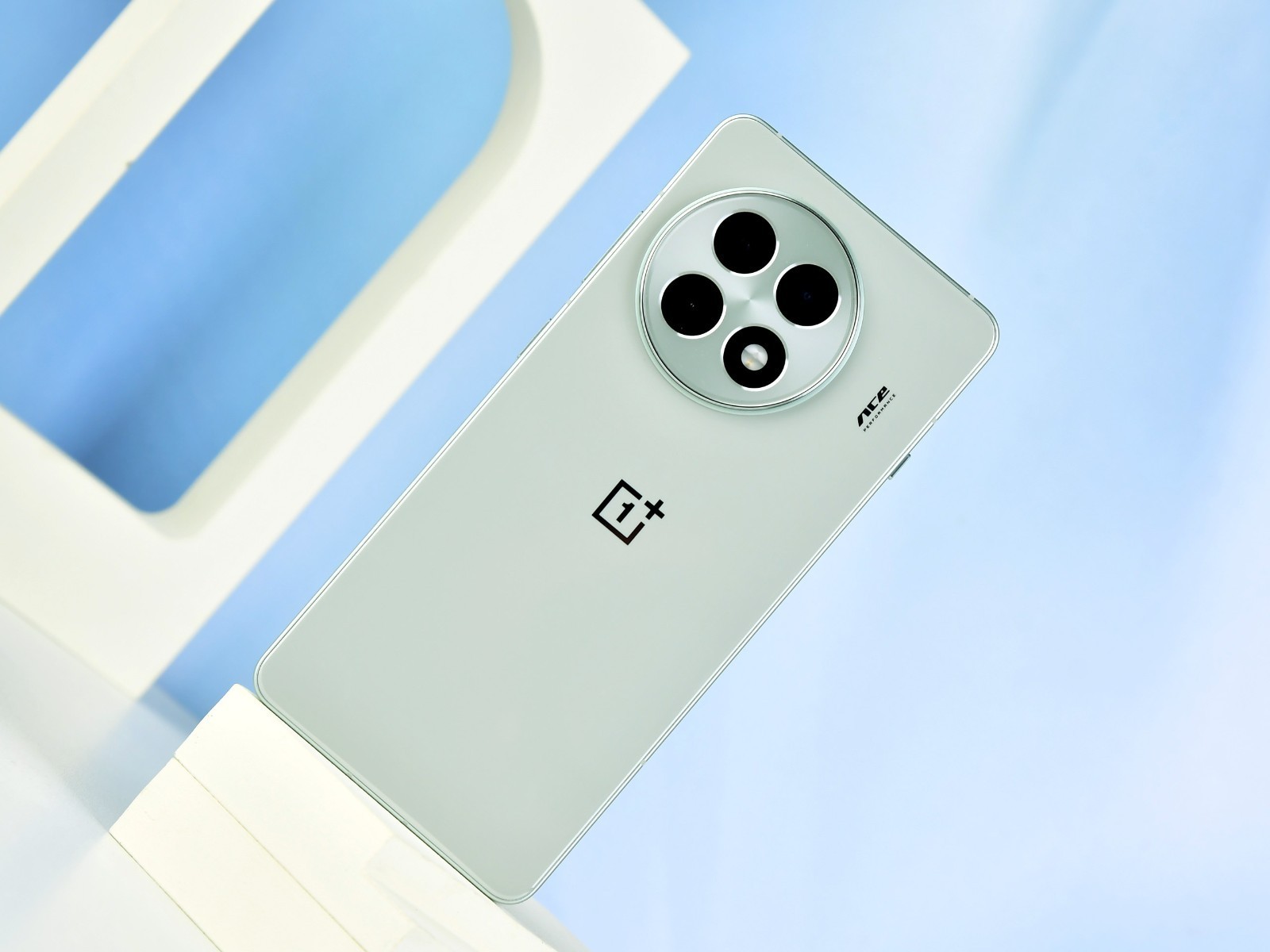 手游党选手机有门道,手持2000元一定要注意这三条