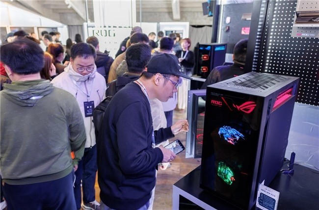 全息降临，机皇加冕：ROG 2026新品技术前瞻ROG枪神10X震撼亮相