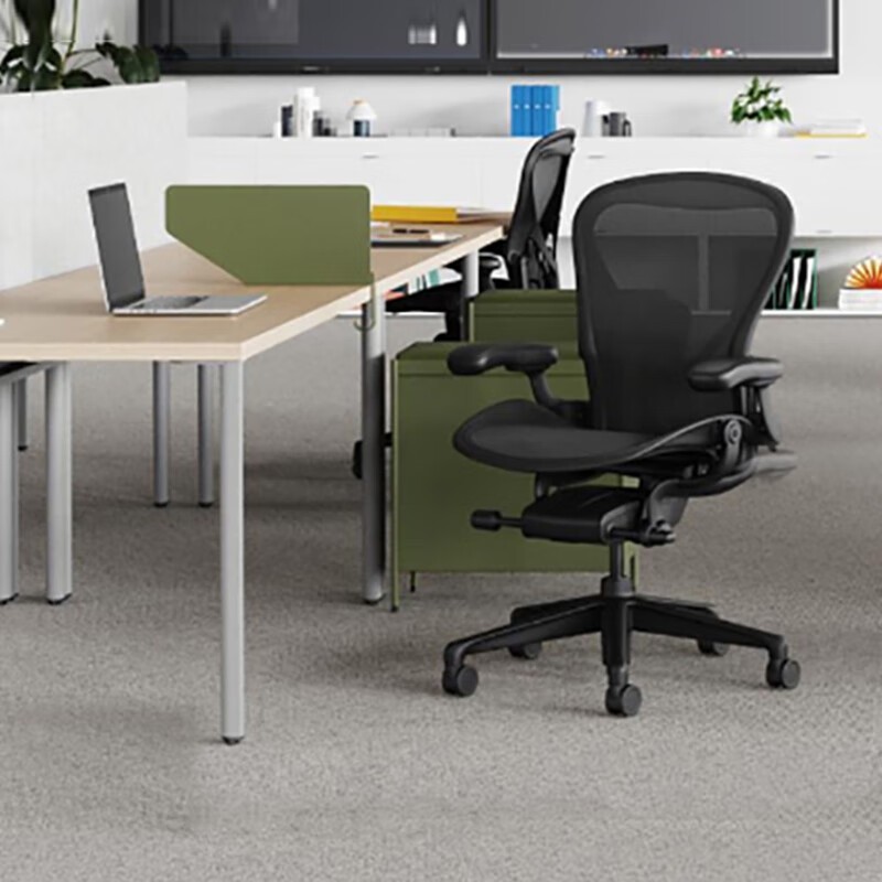 赫曼米勒Aeron石墨色中号椅限时特惠