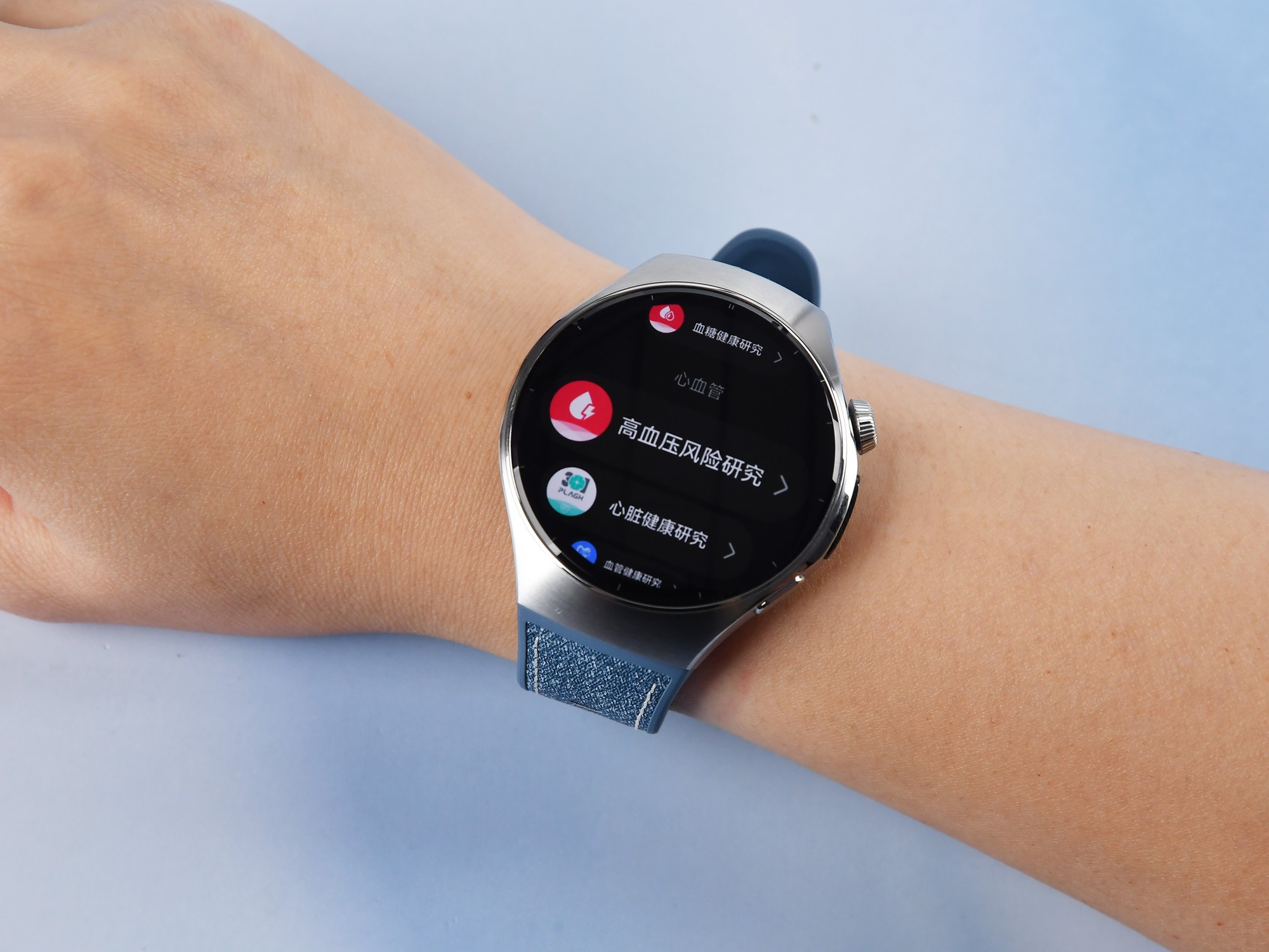 ��Ϊƻ���ֱ��۷�Ծ���˭�ܳư�2025�����ϿƼ�