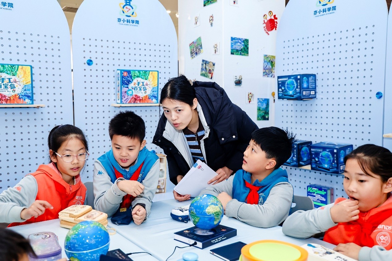 让课后时光更有科技含量 京东科学体验教室在北京亦庄实验小学挂牌