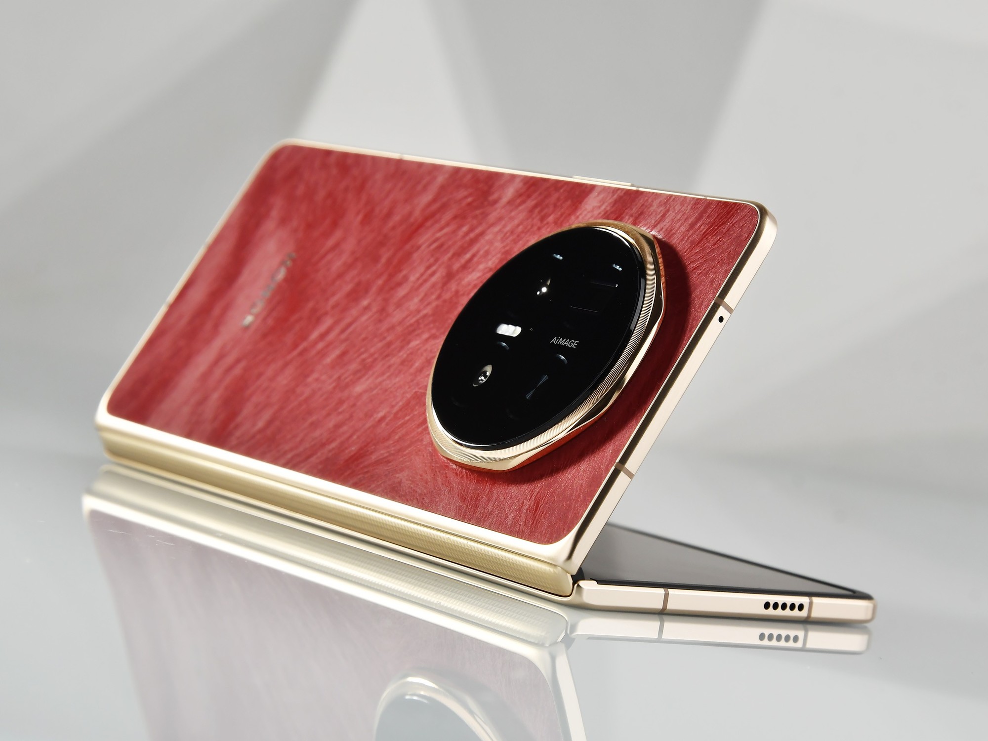 荣耀Magic V6评测:折叠大满贯轻薄破纪录