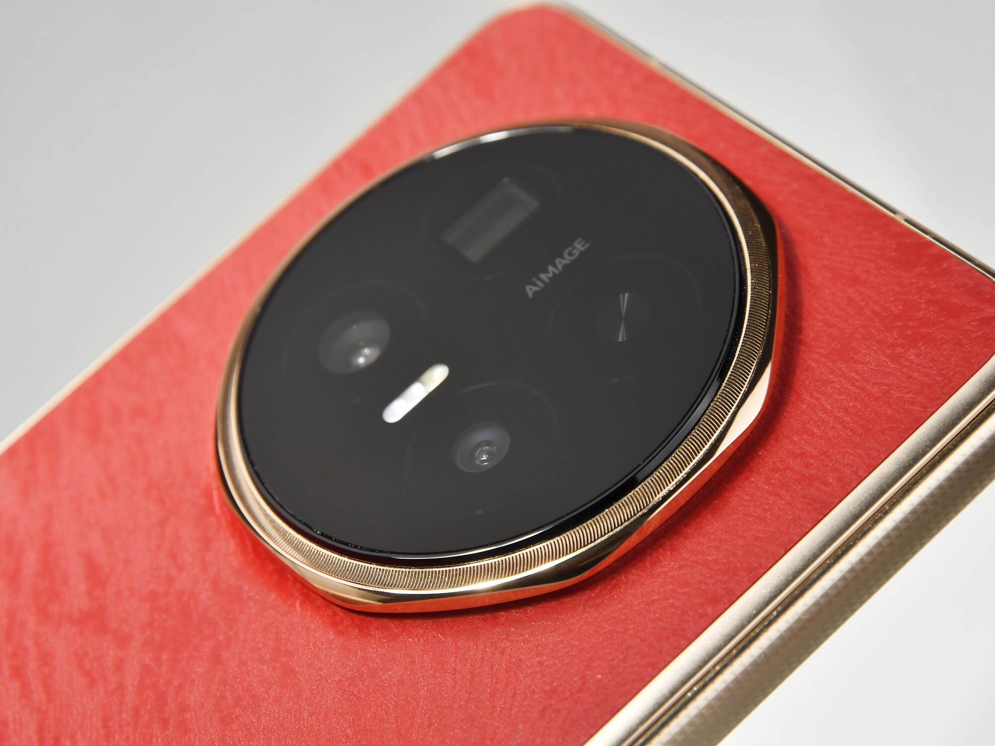 荣耀Magic V6评测:折叠大满贯轻薄破纪录