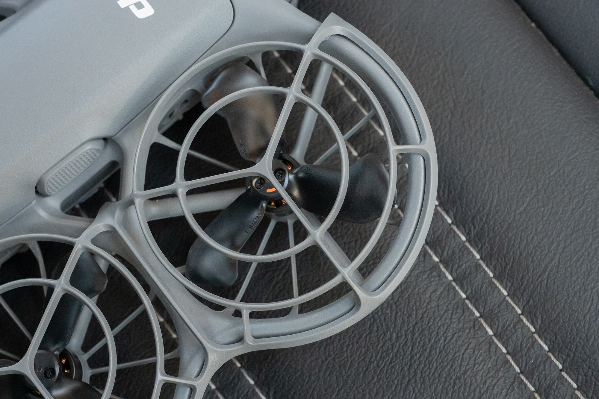 ��DJI Neo 2���⣺�������������ܿ��и��ġ���Ӱʦ��