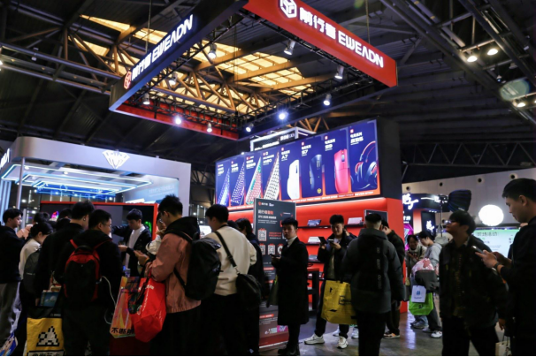 声动次元,键启新章:前行者X洛天依歌行宇宙X87系列联名键盘将开启预售