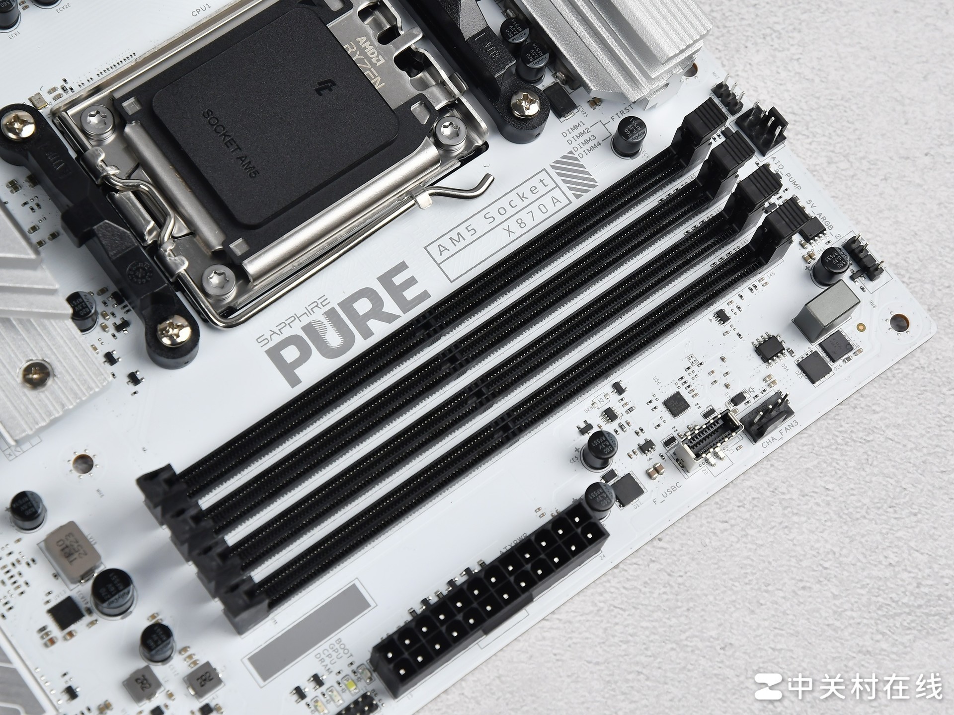 蓝宝石PURE 极地 X870A WIFI7主板评测 纯白配色 跑满X3D