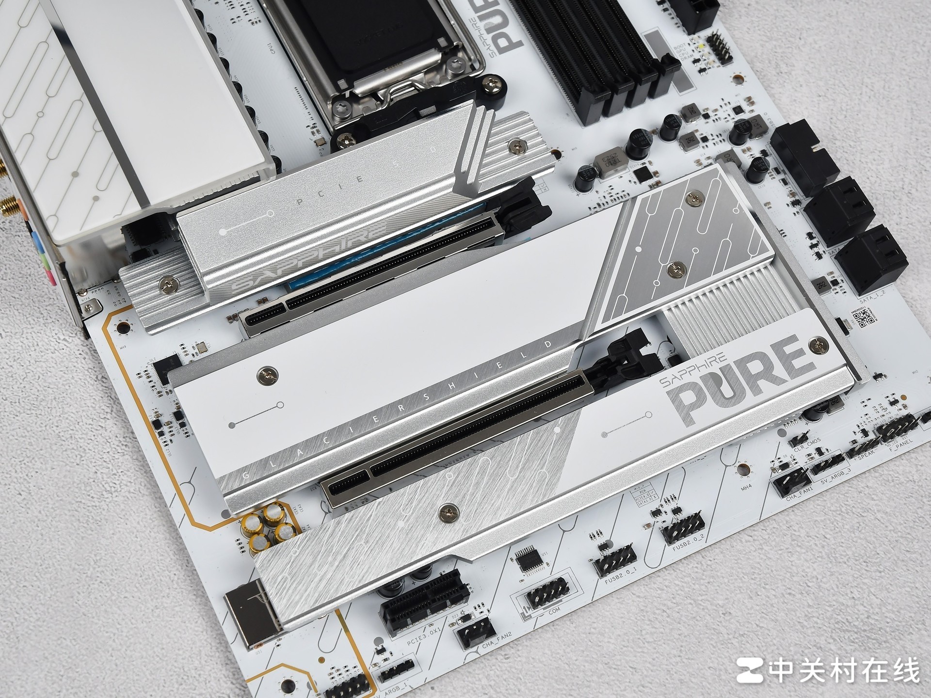 蓝宝石PURE 极地 X870A WIFI7主板评测 纯白配色 跑满X3D