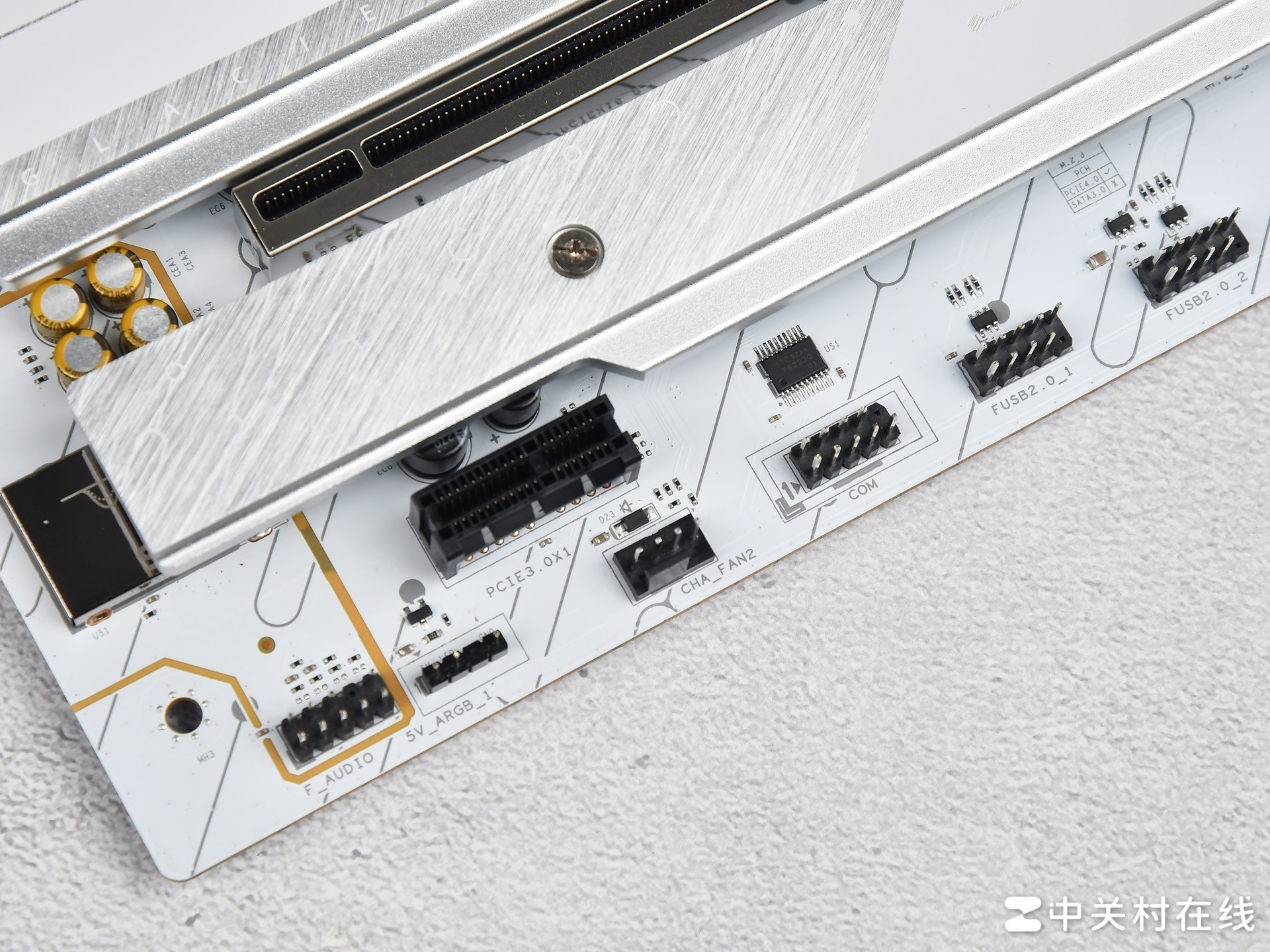 蓝宝石PURE 极地 X870A WIFI7主板评测 纯白配色 跑满X3D