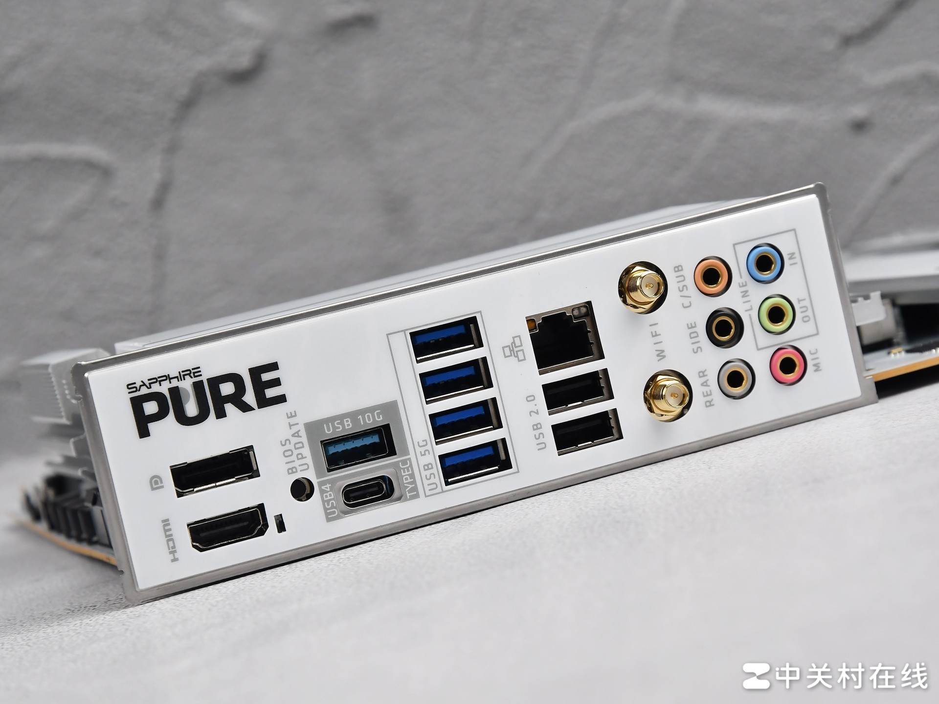蓝宝石PURE 极地 X870A WIFI7主板评测 纯白配色 跑满X3D