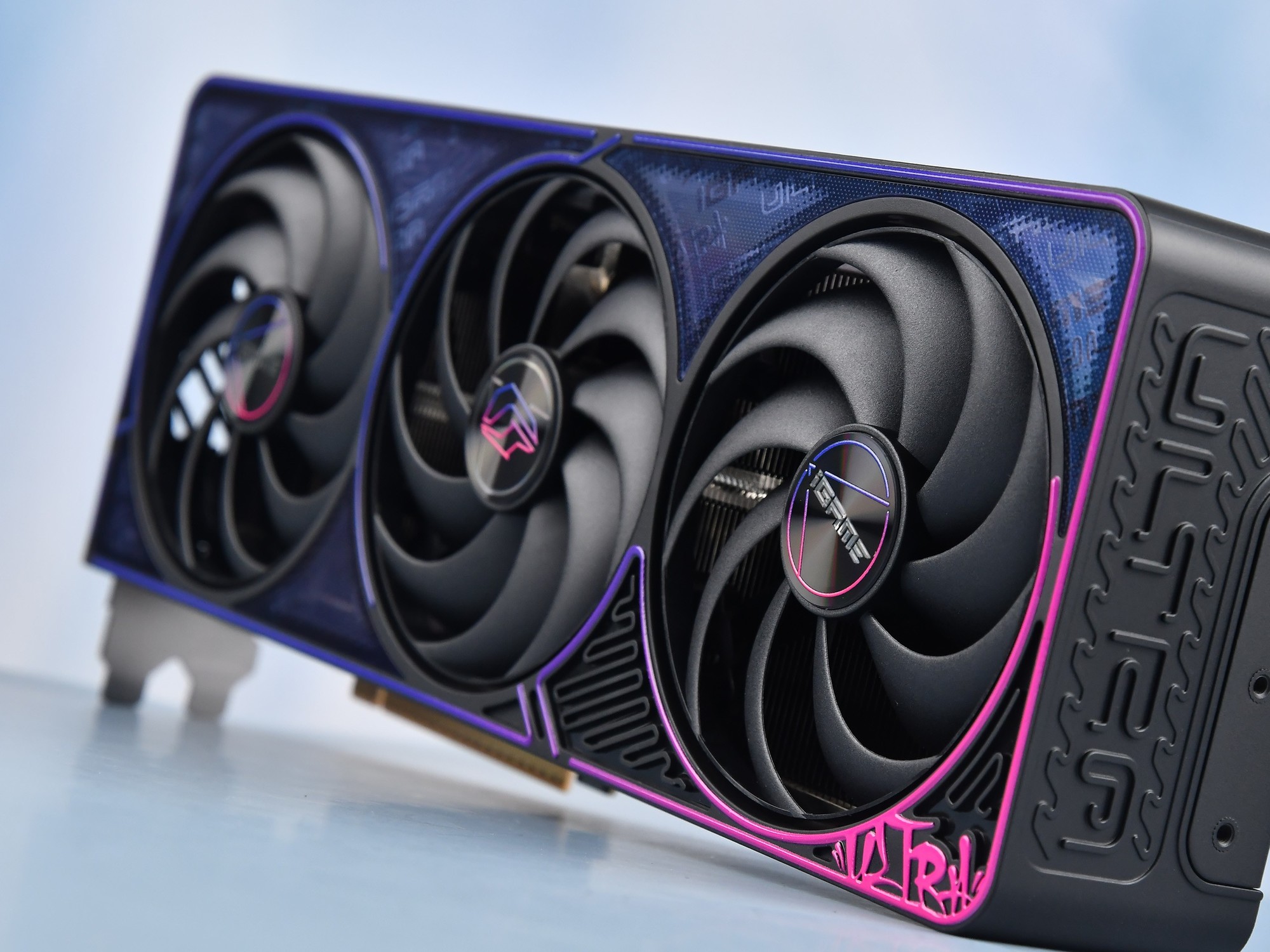 iGame GeForce RTX 5060 Ti Ultra OC 8GB显卡评测 DLSS 4破局2K体验