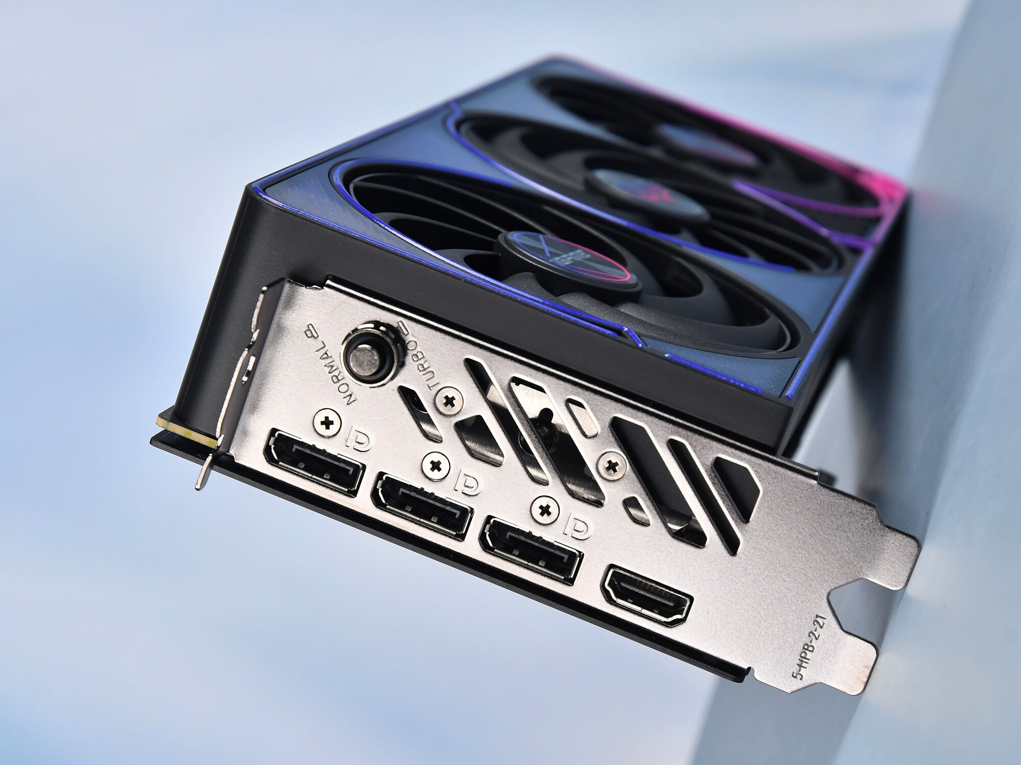 iGame GeForce RTX 5060 Ti Ultra OC 8GB显卡评测 DLSS 4破局2K体验