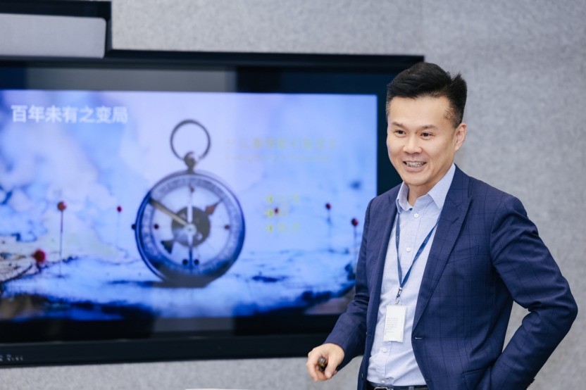 ������+��ѯ��˫��������IBMΪ�й���ҵ����AI+�����µ���