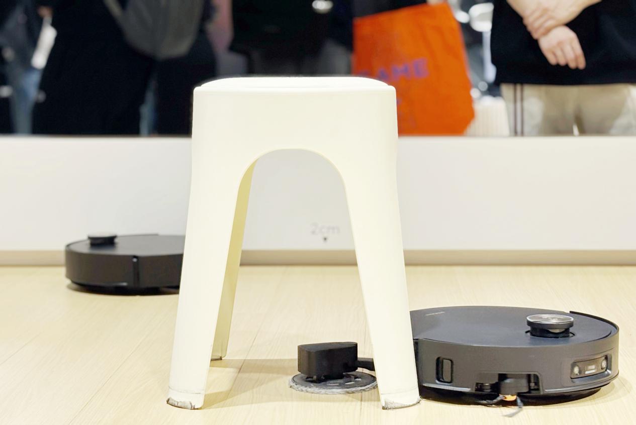 ׷��ɨ�ػ�AWE�ذ�����X60Pro Բ�̰棬�ڶ���������е��ͻ�Ƽ�ͥ����¼���