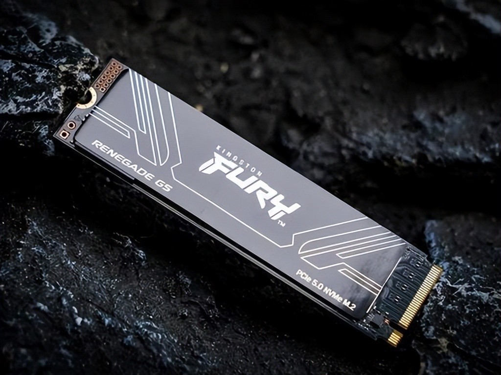 部署AI固态硬盘推荐Top5：PCIe5.0旗舰释放本地AI潜能