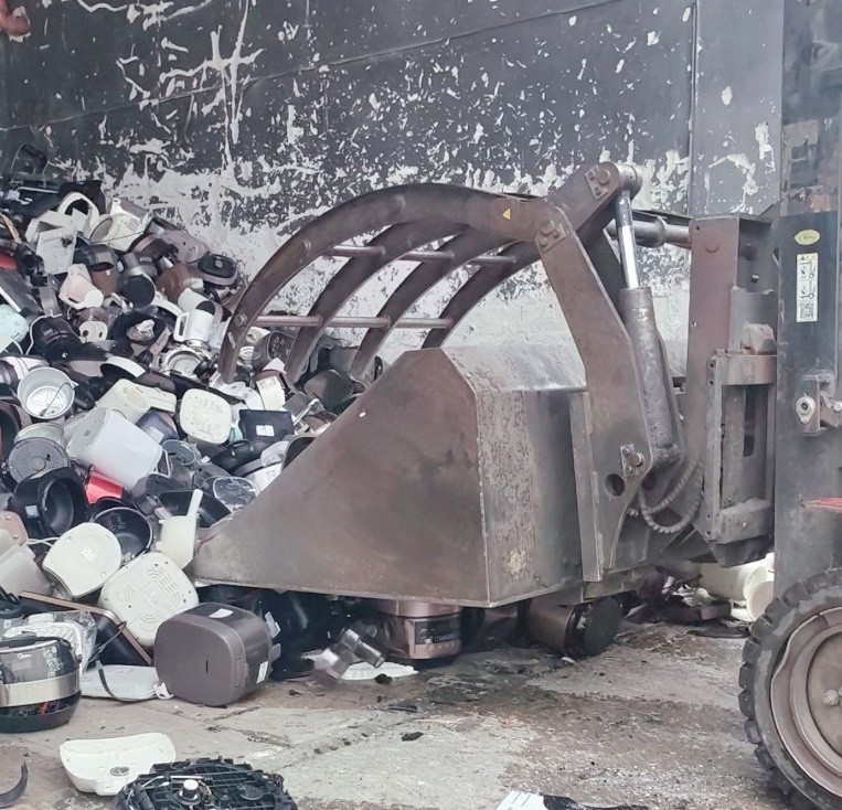 �ɻ�ȫ����ѹ���߹��ͻ����ţ������������ֻ�����޾����¸߶�