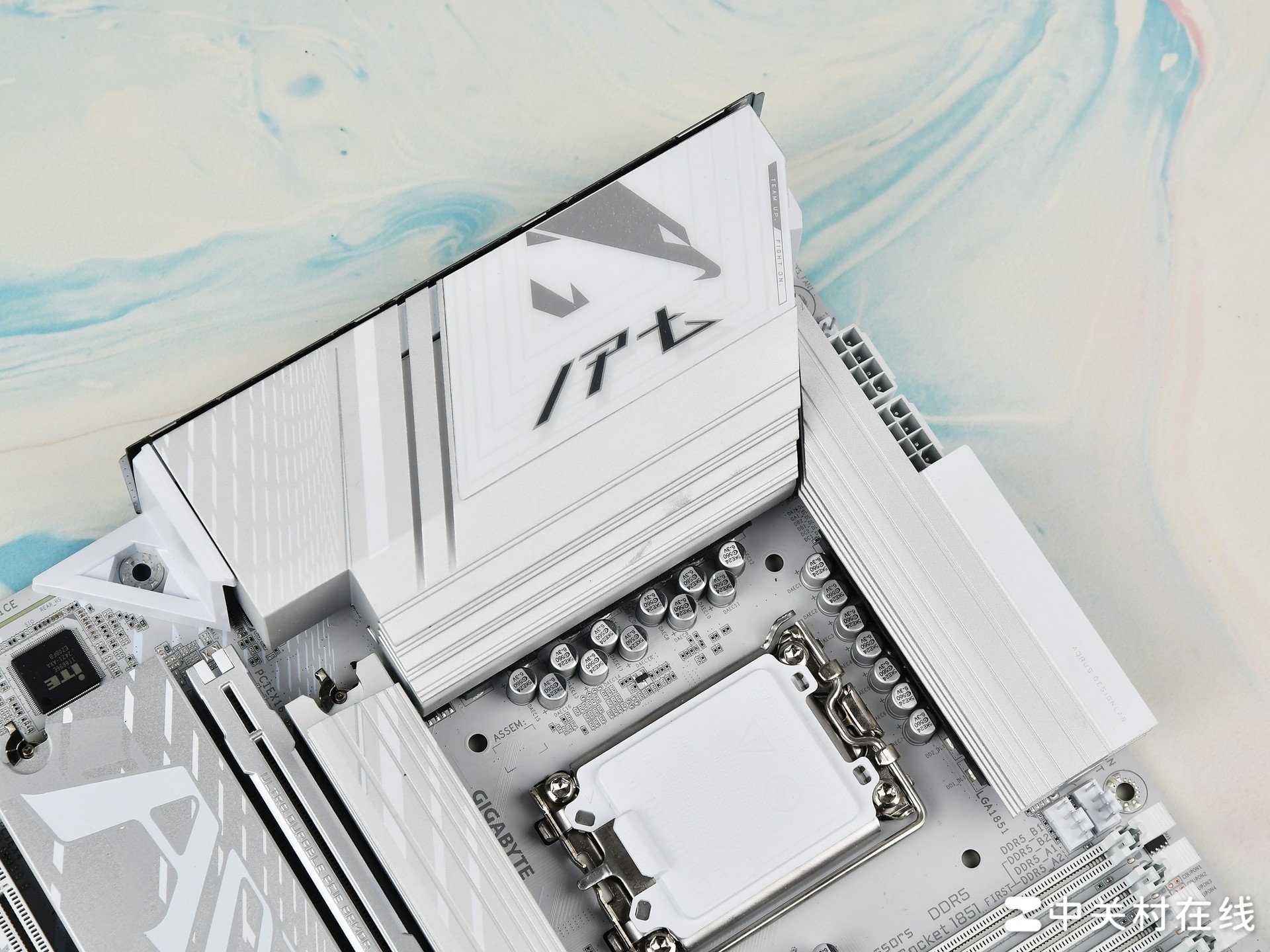 白色M板表现全能 技嘉冰雕Z890M主板评测