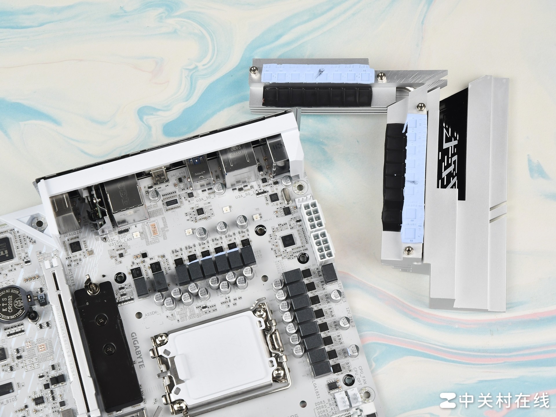 白色M板表现全能 技嘉冰雕Z890M主板评测