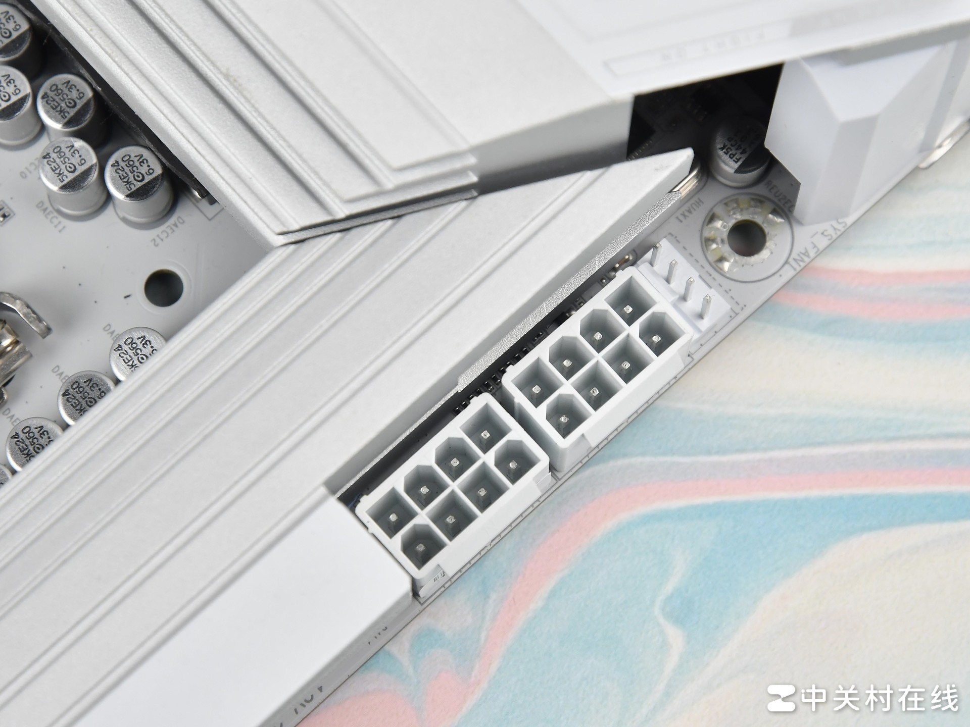 白色M板表现全能 技嘉冰雕Z890M主板评测