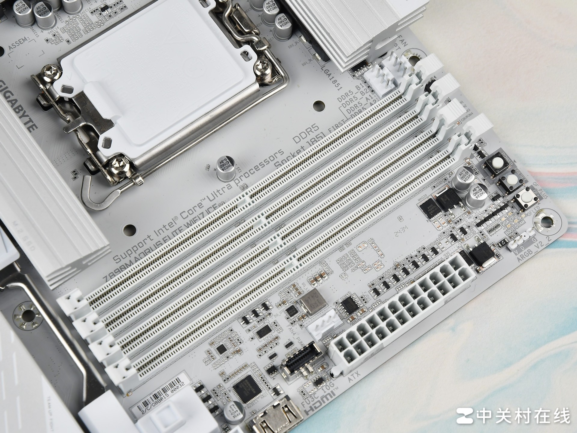 白色M板表现全能 技嘉冰雕Z890M主板评测