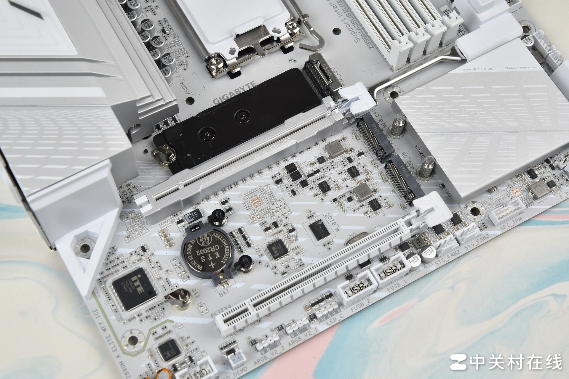 白色M板表现全能 技嘉冰雕Z890M主板评测