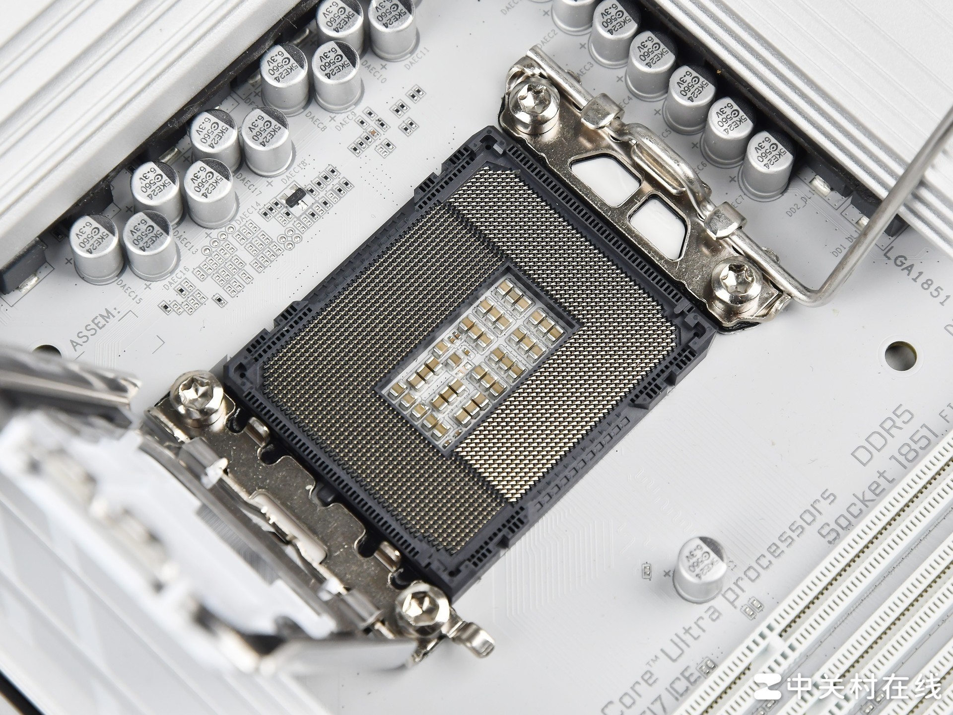 白色M板表现全能 技嘉冰雕Z890M主板评测