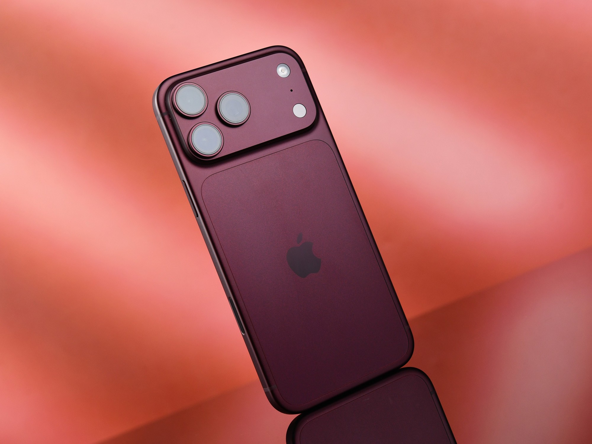 iPhone 18 Pro Max上手体验:配置更强,更有分量