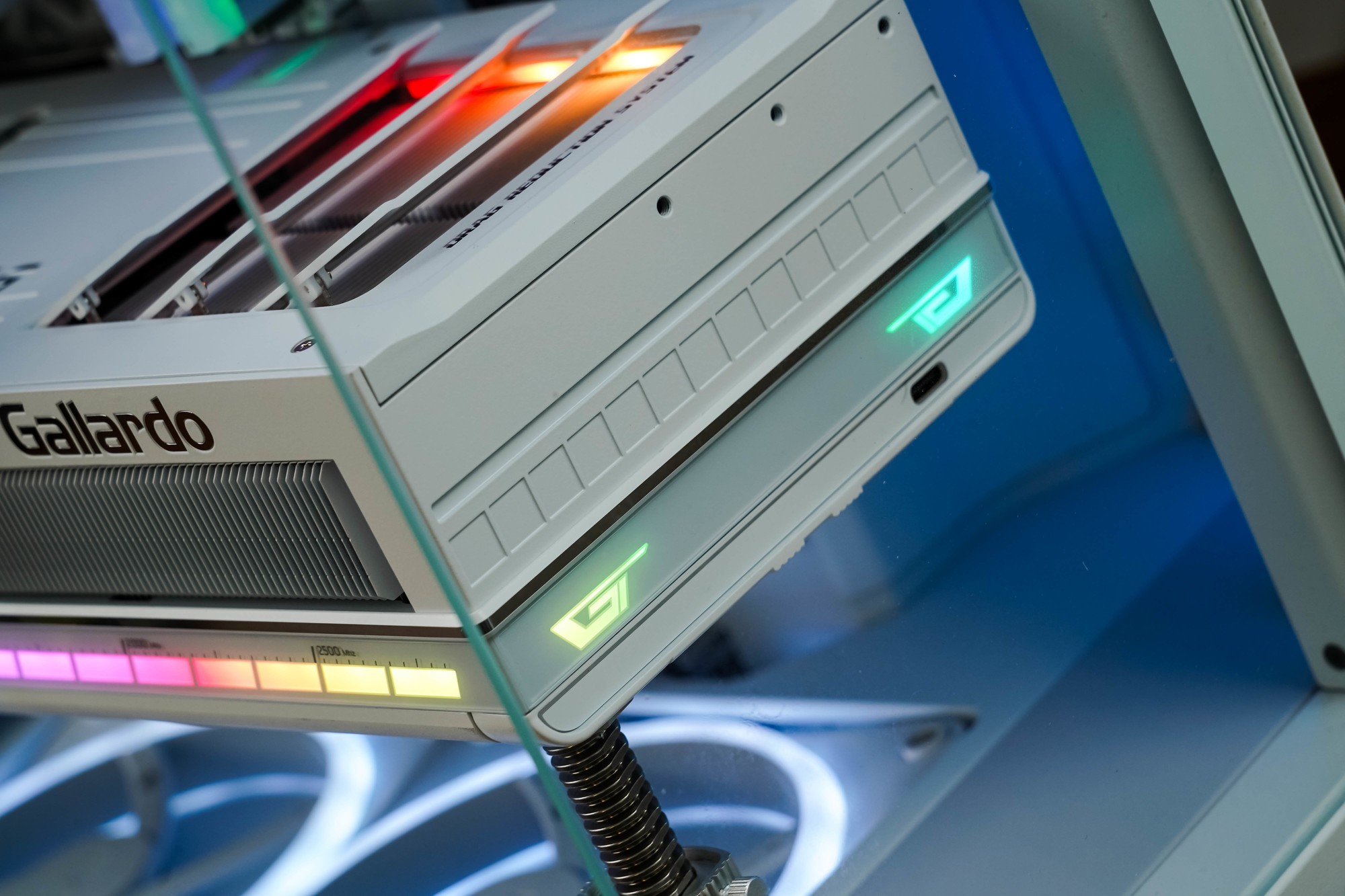  ǽGeForce RTX 5090 D v2 OC Ȼ콢Ϸ飡