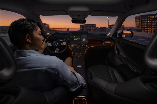 ͣ����һ���ϳ��Լ��ĳ���ȫ��smart#1���ϸ���̵�
