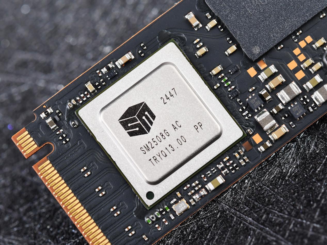 CrucialӢT710 Gen5 NVMe̬Ӳ