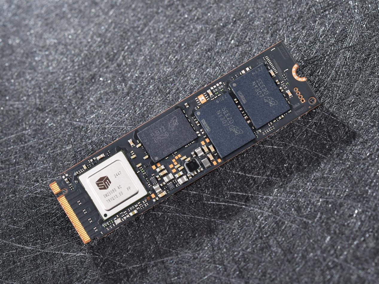 CrucialӢT710 Gen5 NVMe̬Ӳ