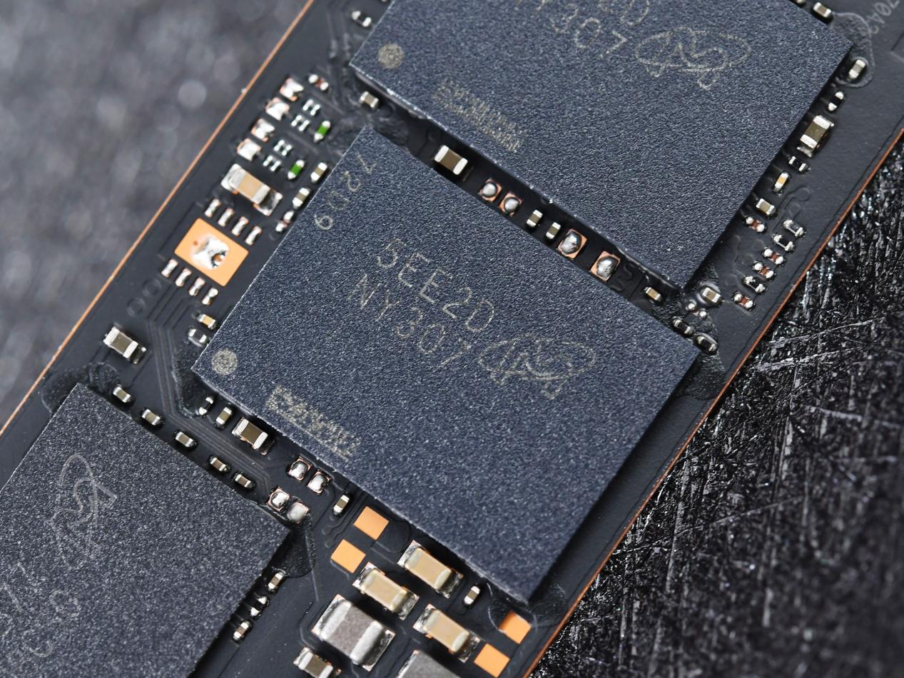 CrucialӢT710 Gen5 NVMe̬Ӳ