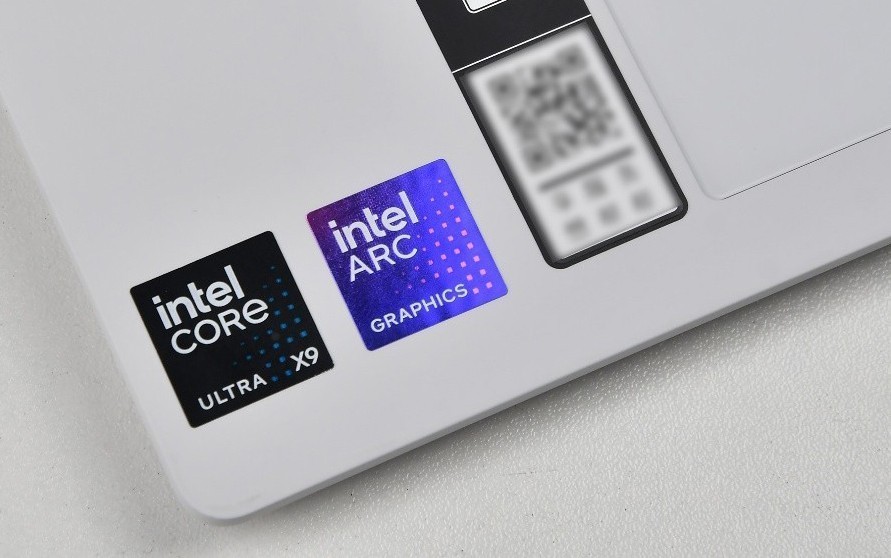 全面压制 AMD锐龙AI Max+ 392对比英特尔酷睿Ultra X9 388H