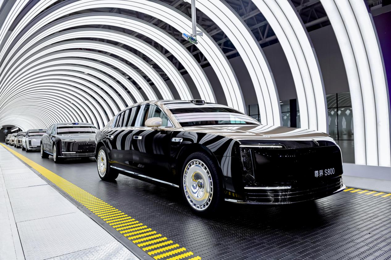 尊界S800万台下线,以“体系成年”跨越超豪华量产天堑